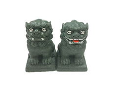 ポリ獅子（笑顔／座）台座付　浅緑石